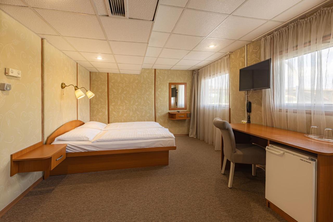 Grand Jules - Boat Hotel Budapešť Exteriér fotografie